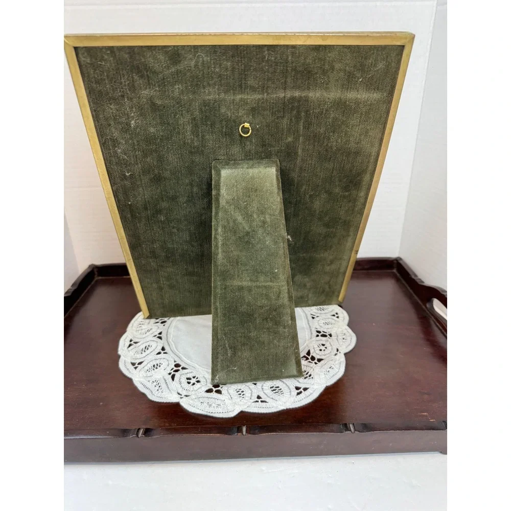 Vintage Gold‎ Etched Floral Oval Picture Frame Velvet Back 9x11.5 Tabletop Wall